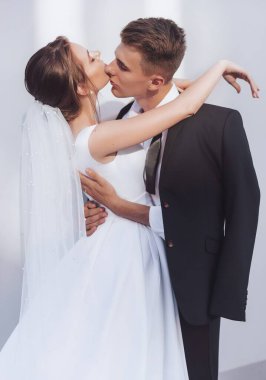 Genç ve güzel bir çift aşık.