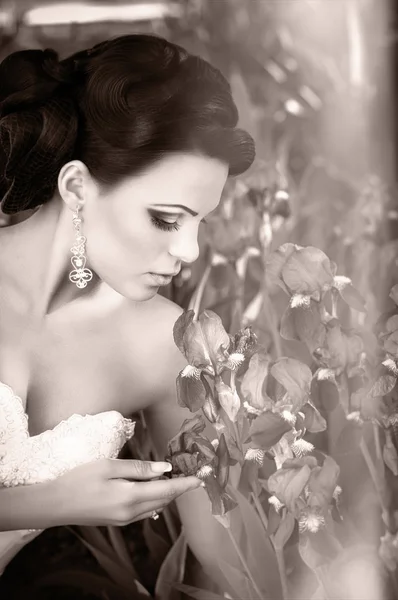 Bride with stylish make-up — Stock Photo, Image