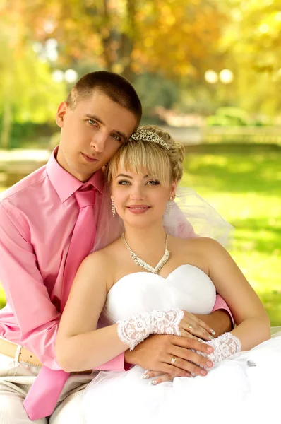 Bride and groom — Stock Photo, Image