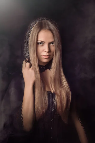 젊고 섹시 한 마녀 — 스톡 사진