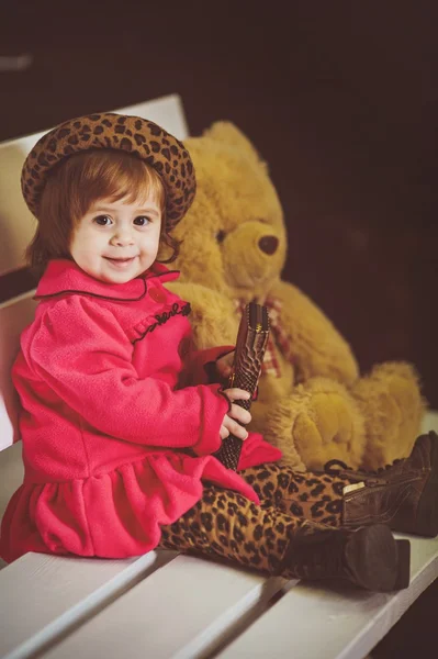 아기 소녀 장난감 곰 — 스톡 사진