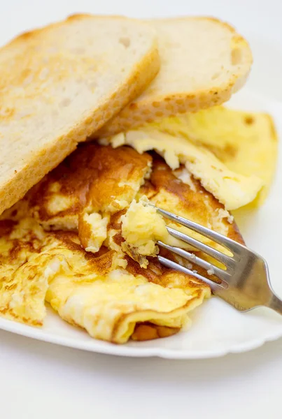 Snídaně s čerstvým omeletu — Stock fotografie