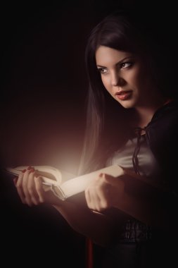 Genç ve seksi cadı