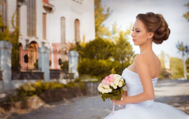 güzel bir gelin buketi ile