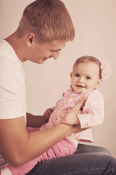 Buon padre con bambino — Foto Stock