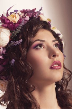 Ulusal Ukrayna çelenk kız