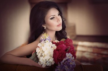 Gelin holding gelin buketi