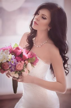 Gelin holding gelin buketi