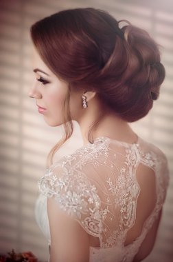 Gelin moda saç modeli ile