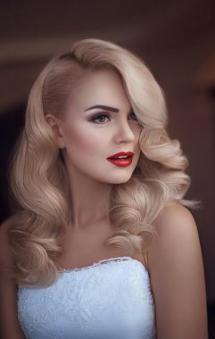 Gelin şık makyaj ile