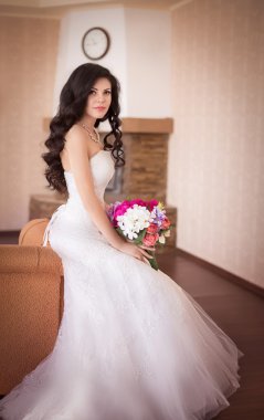 Gelin holding gelin buketi