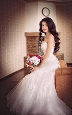 Gelin holding gelin buketi