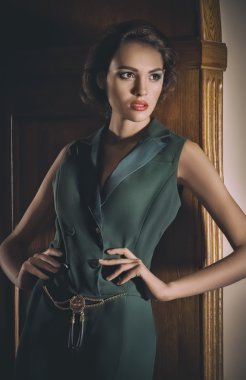 Güzel kadın moda giysileri