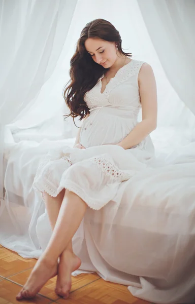 Belleza mujer embarazada — Foto de Stock