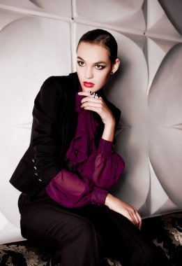 makyaj ile güzel bir genç kadın