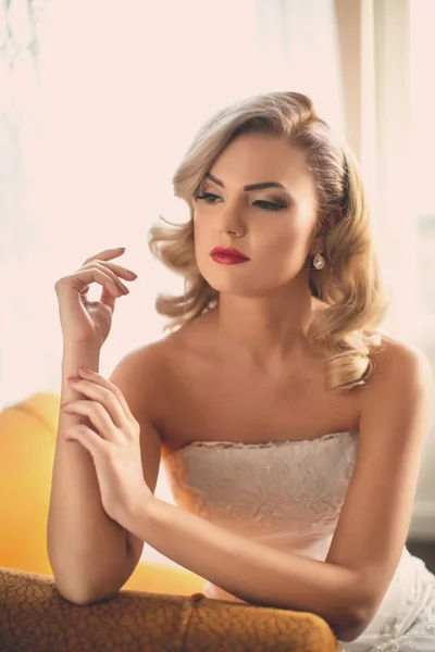 Sposa con elegante make-up — Foto Stock