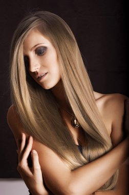 Makyajlı güzel kadın