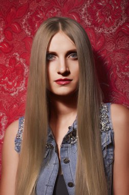 Makyajlı güzel kadın