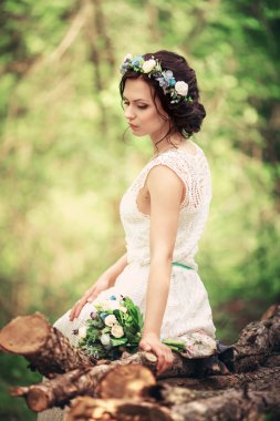 bahar bahçe içinde poz kadın