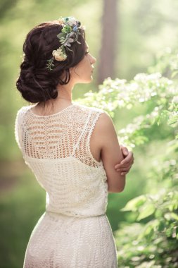 bahar bahçe içinde poz kadın