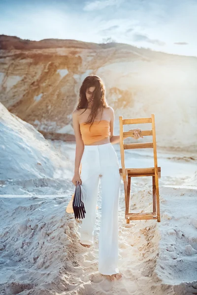 Kadın kum ocağında — Stok fotoğraf