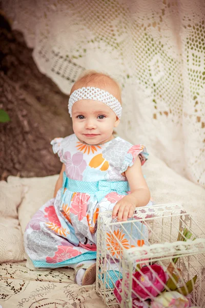 Portret van mooie babymeisje — Stockfoto