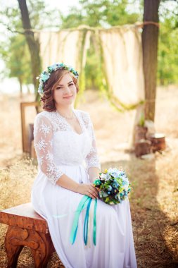 park içinde güzel bir gelin