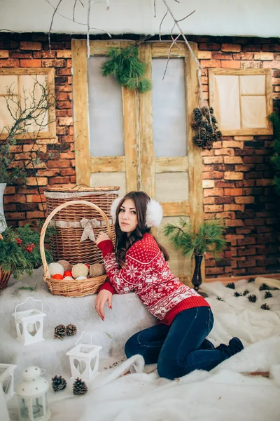 Menina no Natal feriado véspera — Fotografia de Stock