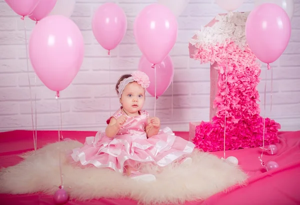 Kislány rózsaszín ruha — Stock Fotó
