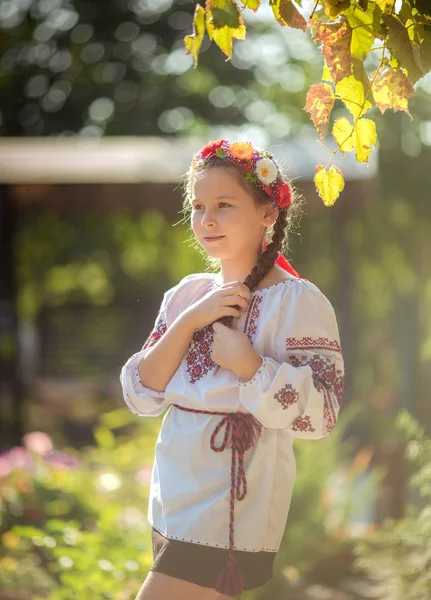 Liten ukrainsk flicka — Stockfoto