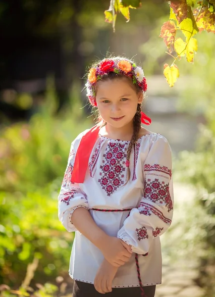 Liten ukrainsk flicka — Stockfoto