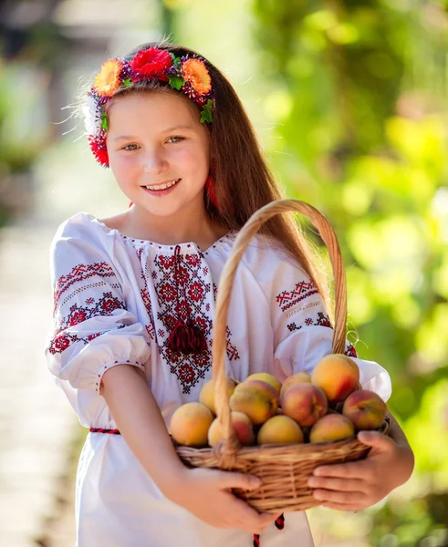 Liten ukrainsk flicka — Stockfoto