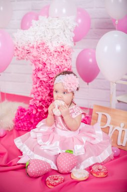 Prenses bebek kız çörek ile