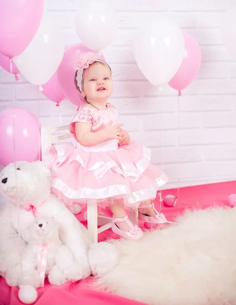 Little girl in pink dress — Stock Photo, Image