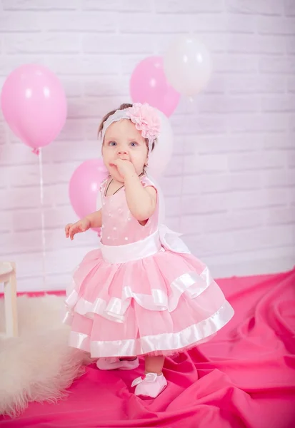 Little girl in pink dress — Stock Photo, Image