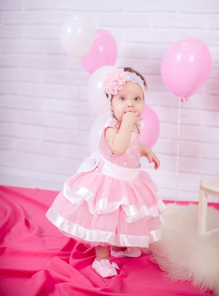 핑크 드레스 소녀 — 스톡 사진