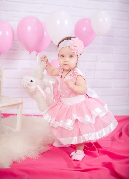 Bambina in abito rosa — Foto Stock