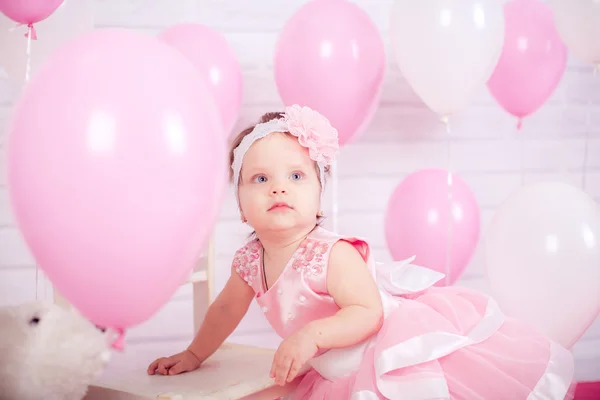 Little girl in pink dress — Stock Photo, Image