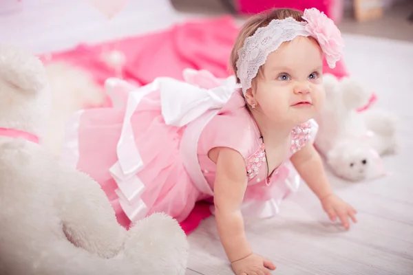 Little girl in pink dress — Stock Photo, Image