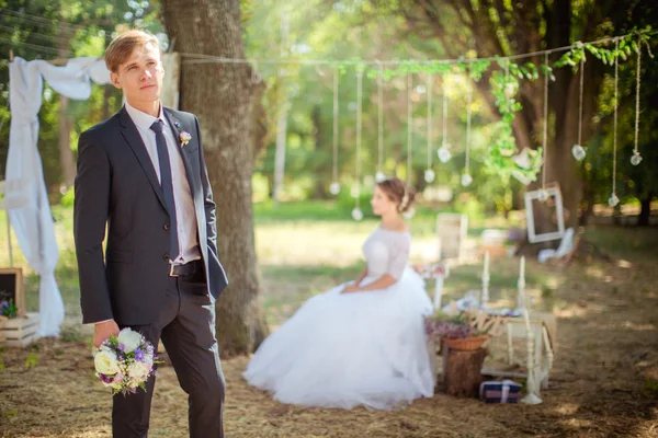 Felice sposa e sposo — Foto Stock