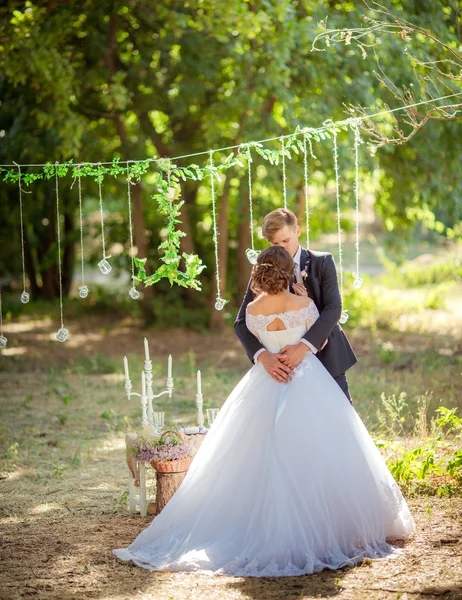 Щаслива наречена і наречена — стокове фото