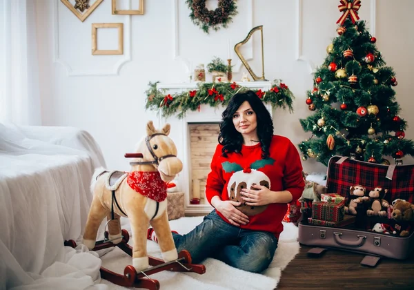 Schöne schwangere Frau — Stockfoto