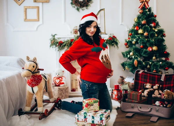 Schöne schwangere Frau — Stockfoto