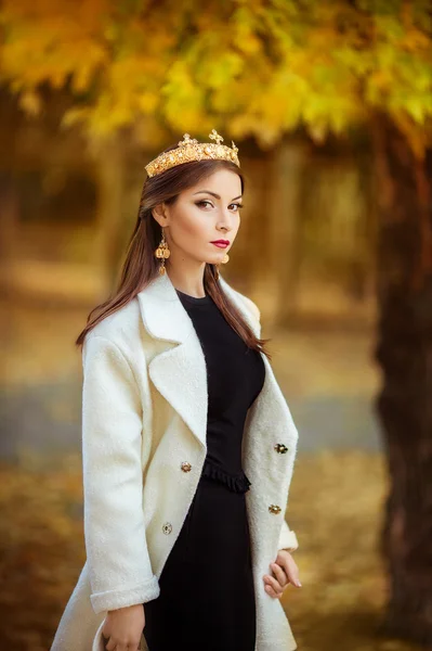Beautiful woman in crown — Stock Photo, Image