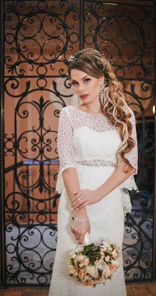 Bride in white dress — Stock Photo, Image