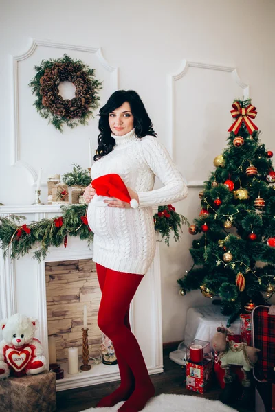 Noel arifesi, hamile kadın — Stok fotoğraf
