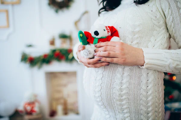 Noel arifesi, hamile kadın — Stok fotoğraf