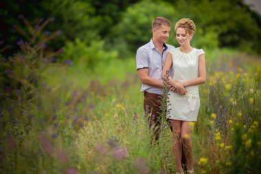 mutlu gelin ve damat alanındaki