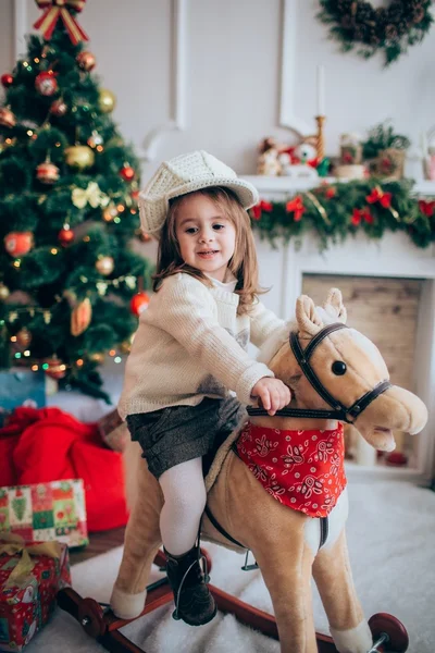 Noel arifesi, kız bebek — Stok fotoğraf