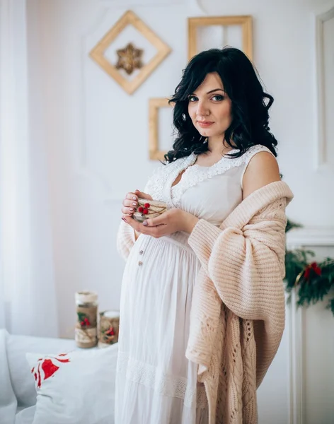 Schwangere unter der Babydusche — Stockfoto
